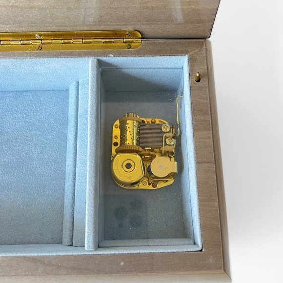 Handcrafted Musical Jewelry Box Exquisite Wood Marquetry Inlay- SWAN LAKE Melody - Picture 9 of 16